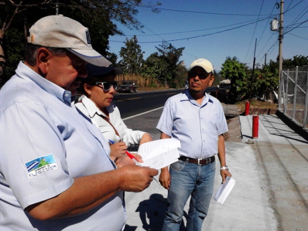 Equipo técnico del ILP realiza  la inspección técnica del Proyecto Lotificación Guazapa.