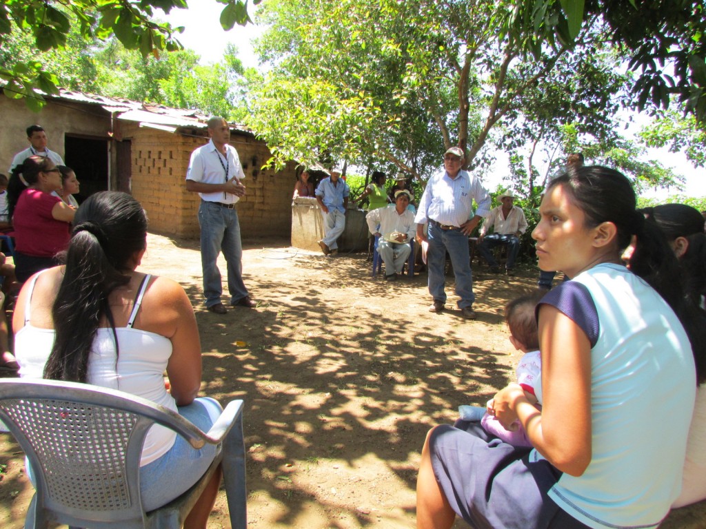 ILP informó a las familias de línea férrea Cantón Analco, sobre el levantamiento topográfico que se llevará a cabo en su comunidad la próxima semana.