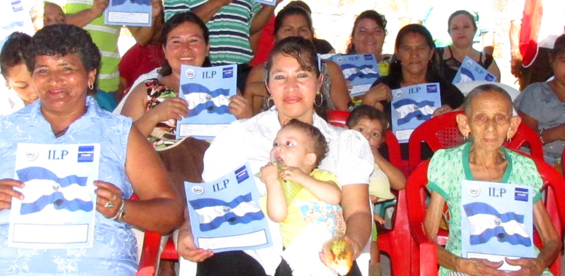 Familias residentes de la Comunidad “Palacios”, municipio de San Rafael Cedros ahora cuentan con sus escrituras inscritas dejando atrás más de 50 años de incertidumbre e inician una nueva historia con sus hijos, nietos, bisnietos y su comunidad.