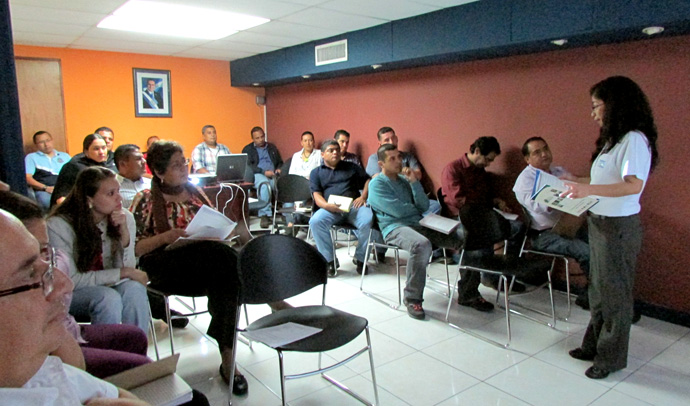 Personal operativo del Instituto recibe formación técnica en materia medioambiental y de salud.