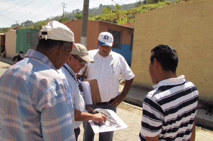 Diagnóstico de campo e inspección técnica en comunidad Shafick Handal I y II, en el municipio de San Marcos, San Salvador.