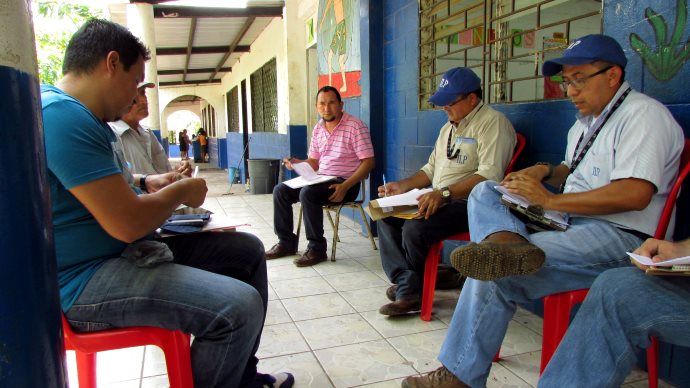 Diagnóstico e inspección en el Centro Escolar El Progreso, en el municipio de Talnique, La Libertad.